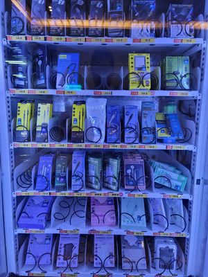 बिक्री बढ़ाने के लिए 32 इंच टच स्क्रीन पारदर्शी लॉकर वेंडिंग मशीन, मल्टी-बाय छूट और अपसेल सिफारिशें